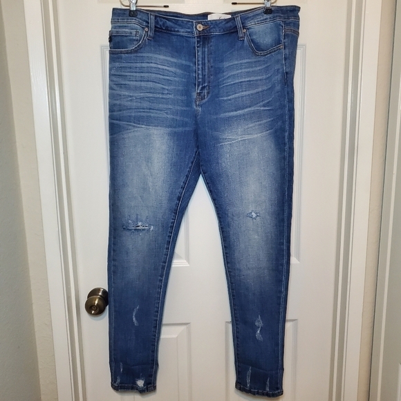 KanCan denim distressed women’s jeans size 2XL - Picture 1 of 10